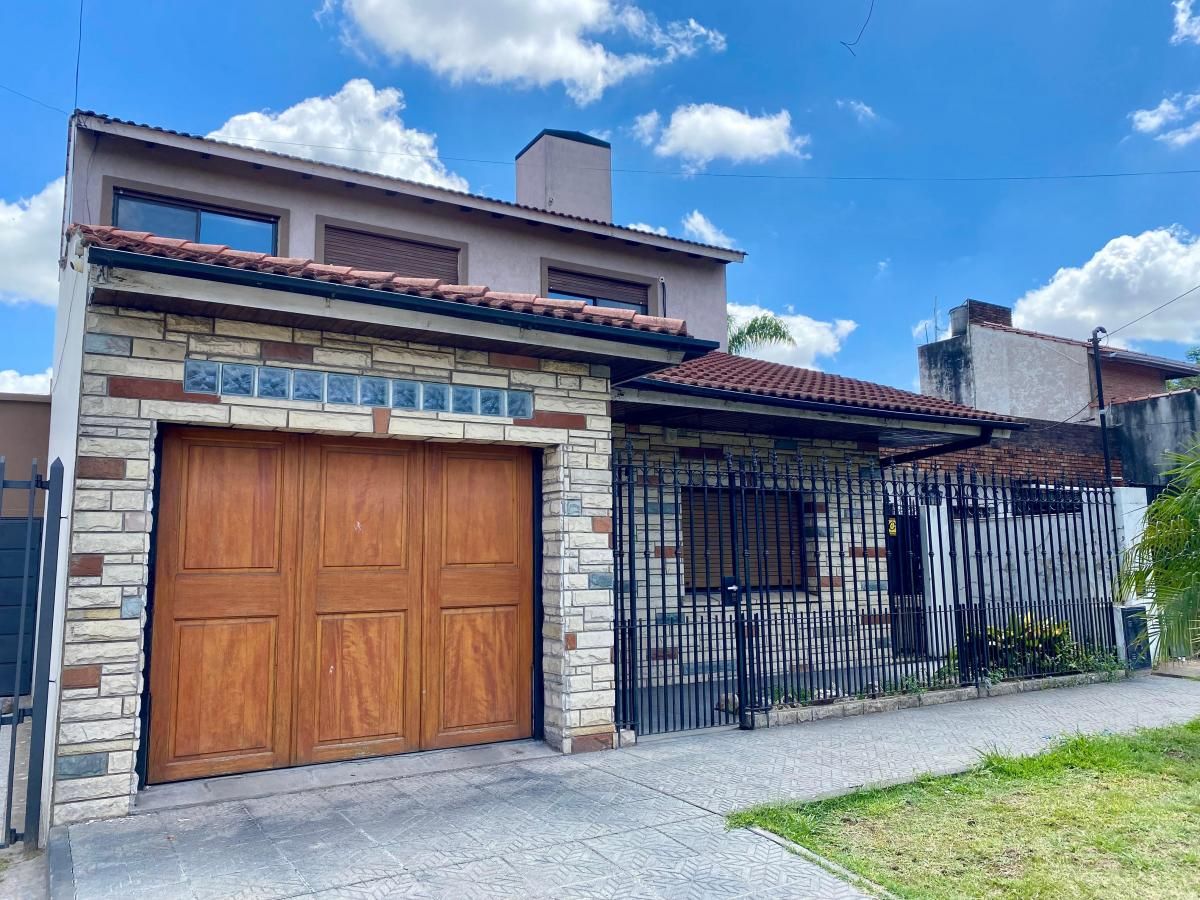 Chalet de Dos Plantas en Venta