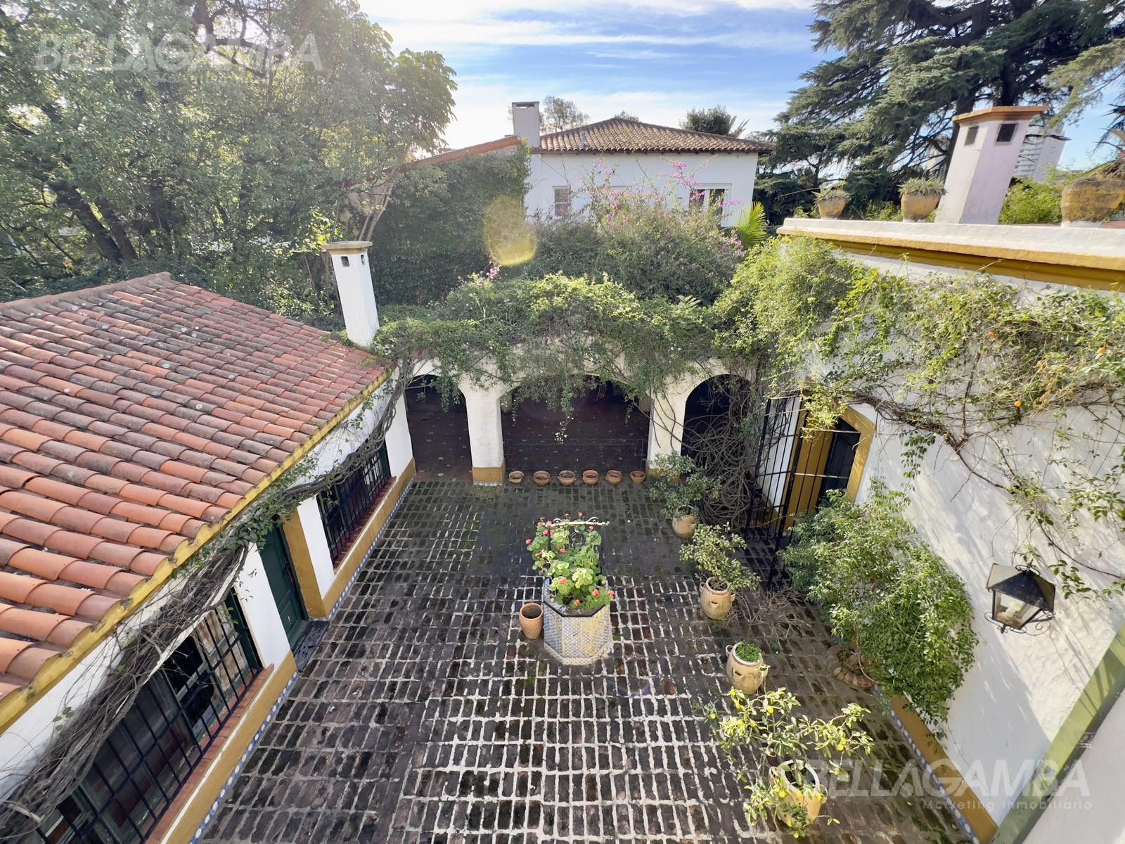 CASA VENTA VICENTE LOPEZ 7 AMBIENTES JARDIN PILETA